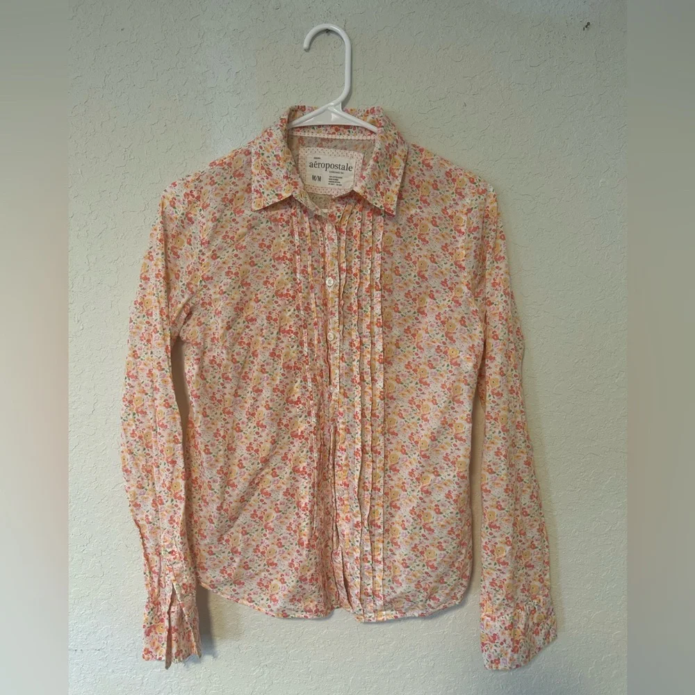 Aeropostale Women’s Floral Pintuck Button-Up Shirt - Breathable, Spring Blouse - Picture 1 of 6